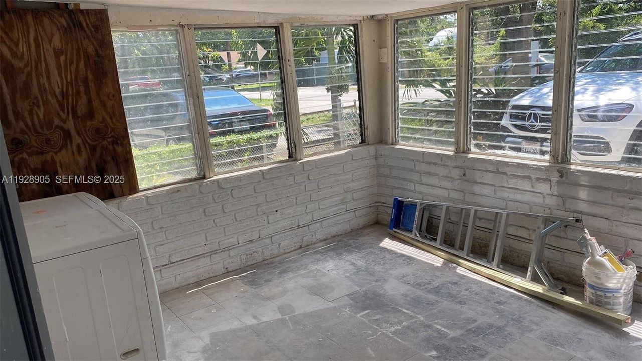 На продажу: $555,000 (2 спален, 1 ванн, 1770 Квадратных фут)