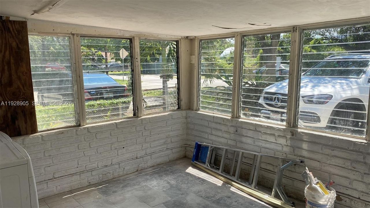 На продажу: $555,000 (2 спален, 1 ванн, 1770 Квадратных фут)