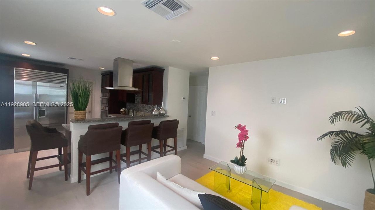 На продажу: $555,000 (2 спален, 1 ванн, 1770 Квадратных фут)