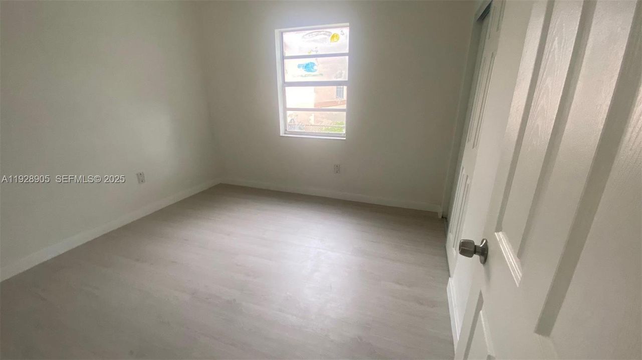 На продажу: $555,000 (2 спален, 1 ванн, 1770 Квадратных фут)