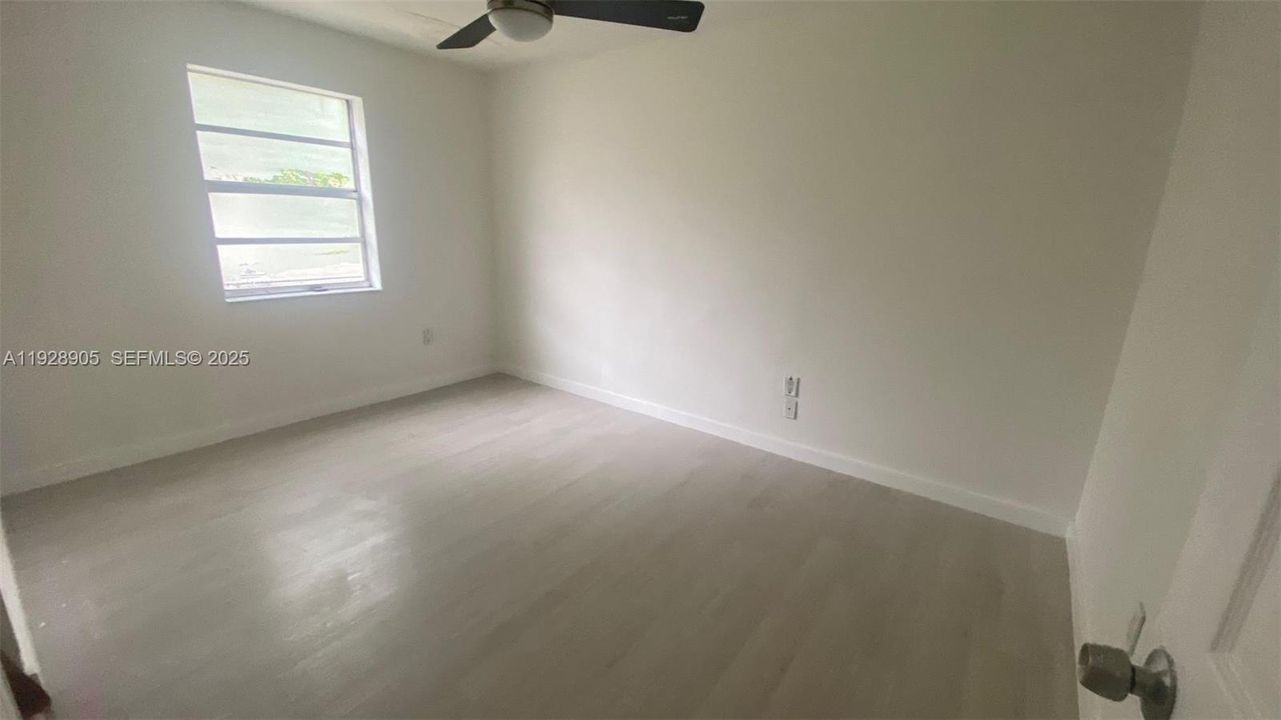 На продажу: $555,000 (2 спален, 1 ванн, 1770 Квадратных фут)