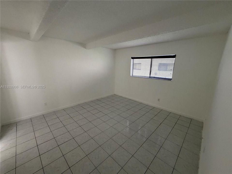 出租: $1,850 (2 贝兹, 2 浴室, 905 平方英尺)