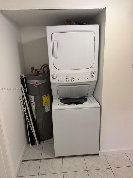 出租: $1,850 (2 贝兹, 2 浴室, 905 平方英尺)