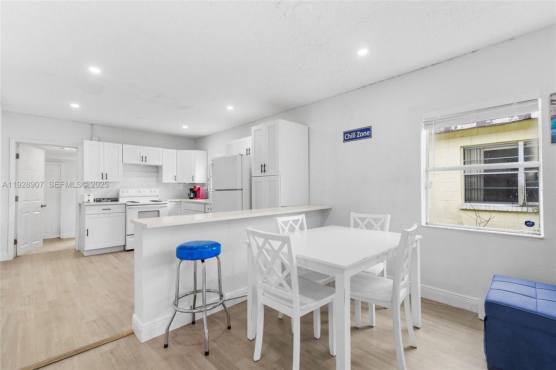 待售: $239,900 (3 贝兹, 1 浴室, 1110 平方英尺)