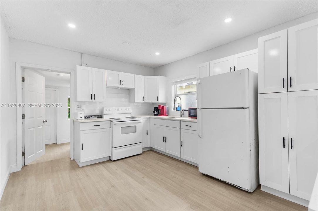 待售: $239,900 (3 贝兹, 1 浴室, 1110 平方英尺)