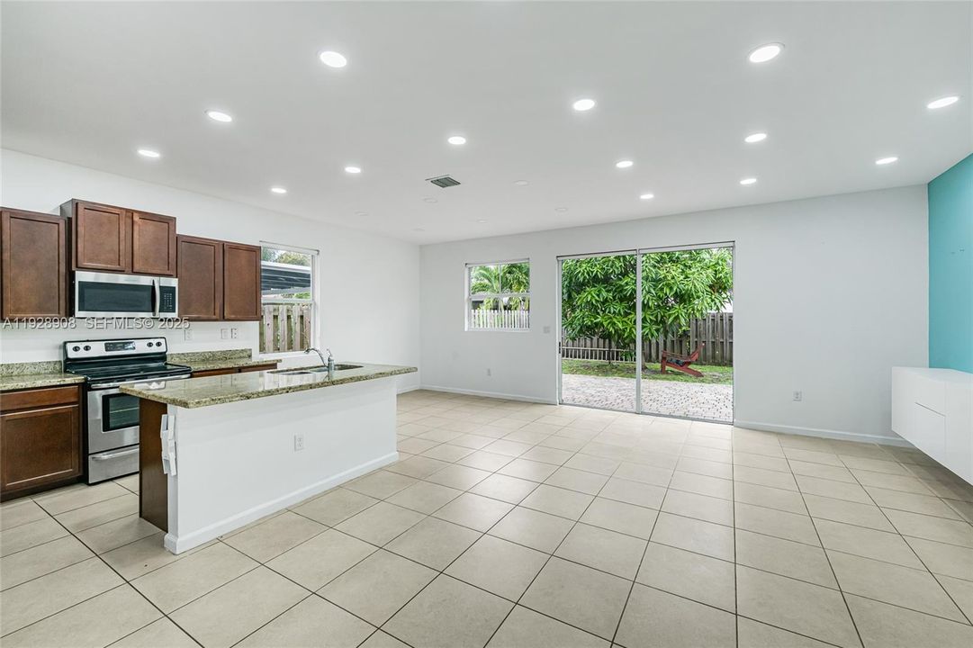 待售: $569,900 (3 贝兹, 2 浴室, 1684 平方英尺)