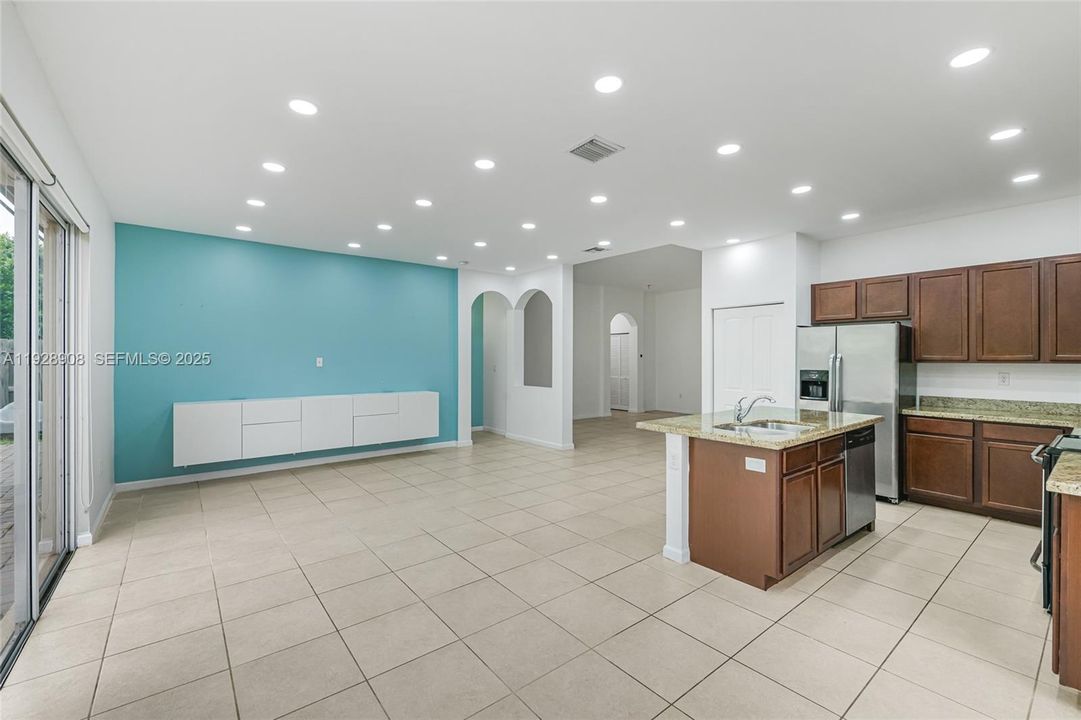 待售: $569,900 (3 贝兹, 2 浴室, 1684 平方英尺)