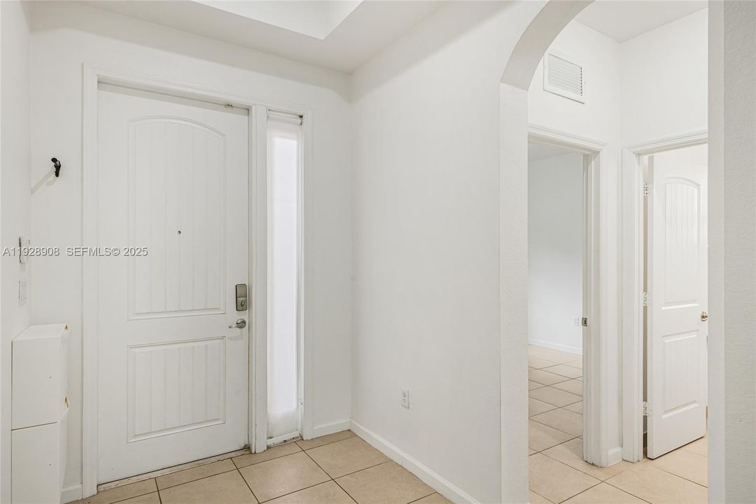 待售: $569,900 (3 贝兹, 2 浴室, 1684 平方英尺)