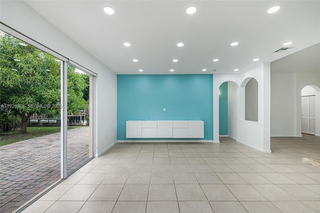 待售: $569,900 (3 贝兹, 2 浴室, 1684 平方英尺)