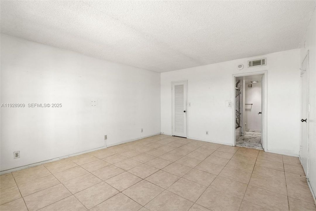 For Sale: $489,900 (2 beds, 2 baths, 1450 Square Feet)