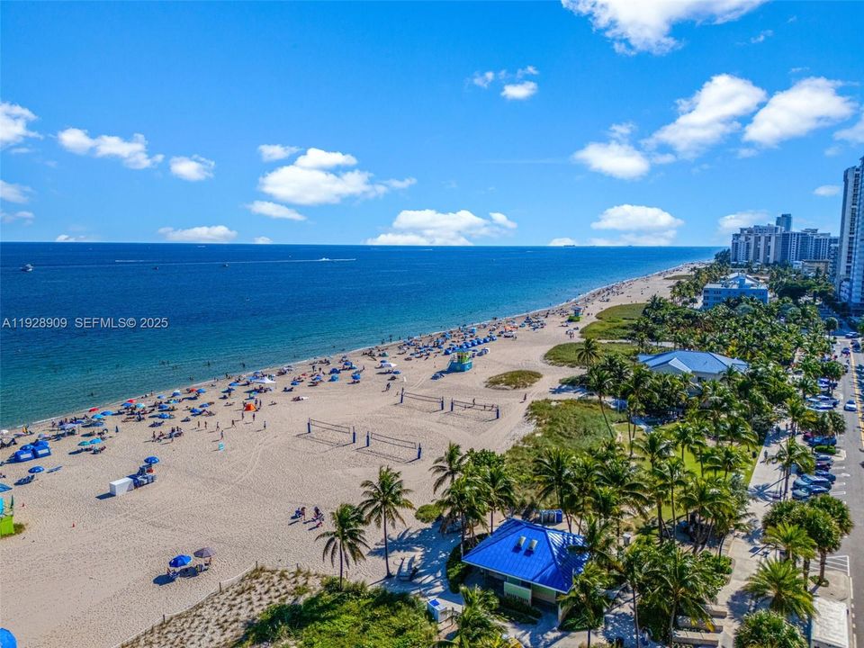 For Sale: $489,900 (2 beds, 2 baths, 1450 Square Feet)