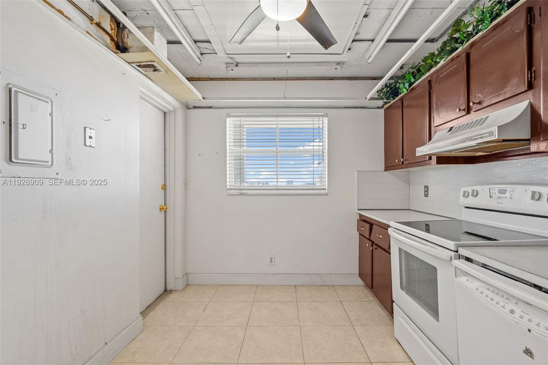 For Sale: $489,900 (2 beds, 2 baths, 1450 Square Feet)