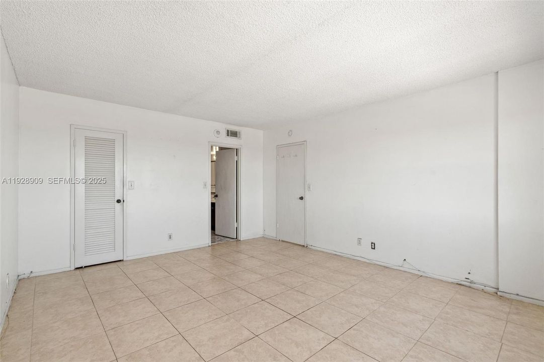 For Sale: $489,900 (2 beds, 2 baths, 1450 Square Feet)