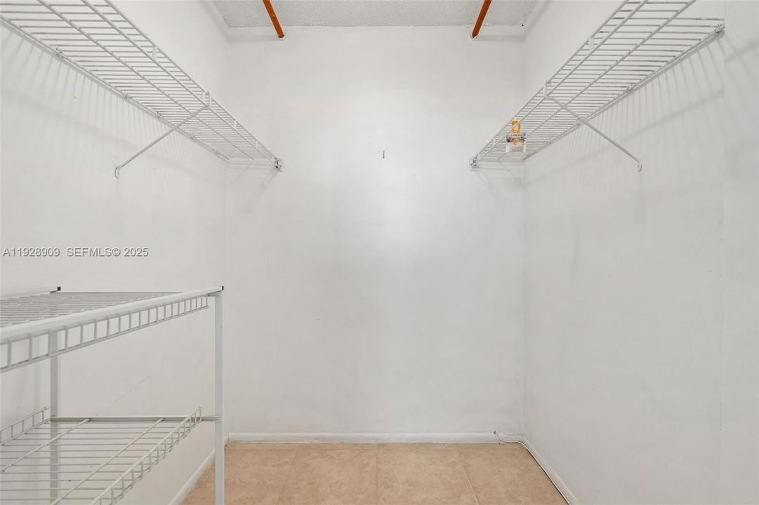 For Sale: $489,900 (2 beds, 2 baths, 1450 Square Feet)