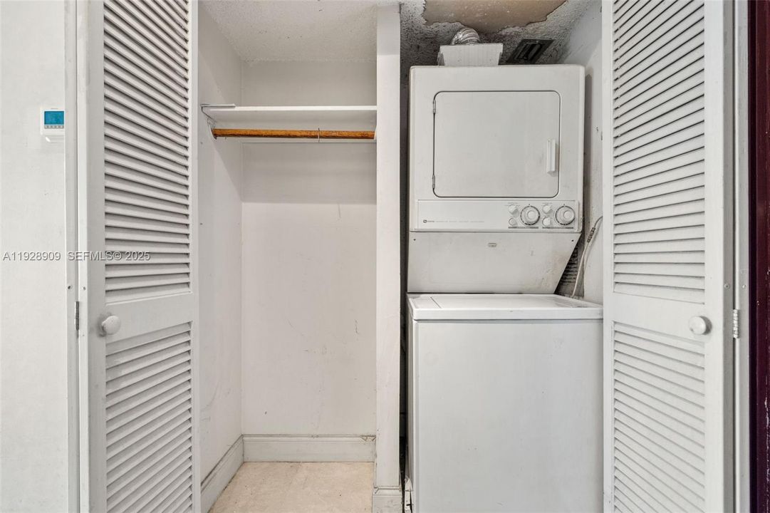 For Sale: $489,900 (2 beds, 2 baths, 1450 Square Feet)