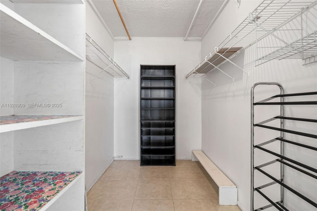 For Sale: $489,900 (2 beds, 2 baths, 1450 Square Feet)