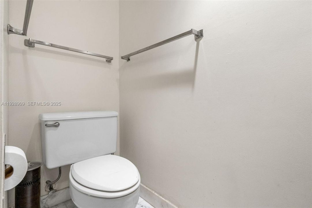 For Sale: $489,900 (2 beds, 2 baths, 1450 Square Feet)