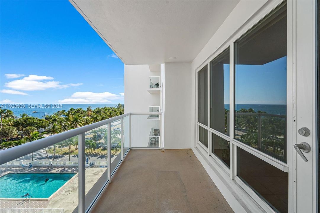 For Sale: $489,900 (2 beds, 2 baths, 1450 Square Feet)