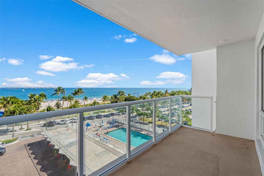 For Sale: $489,900 (2 beds, 2 baths, 1450 Square Feet)