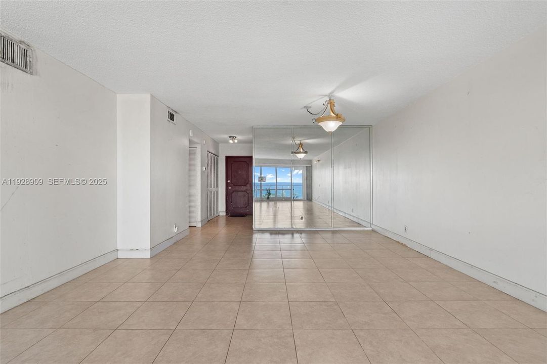 For Sale: $489,900 (2 beds, 2 baths, 1450 Square Feet)
