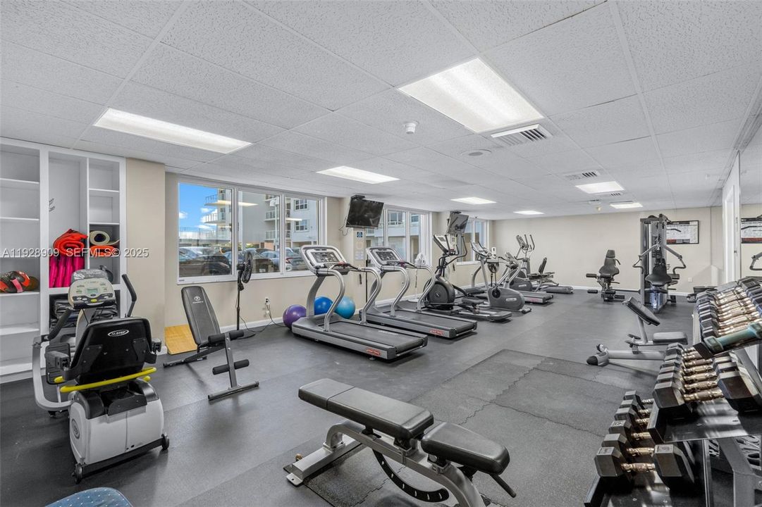 For Sale: $489,900 (2 beds, 2 baths, 1450 Square Feet)