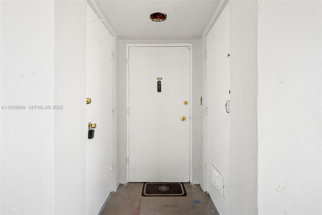 For Sale: $489,900 (2 beds, 2 baths, 1450 Square Feet)