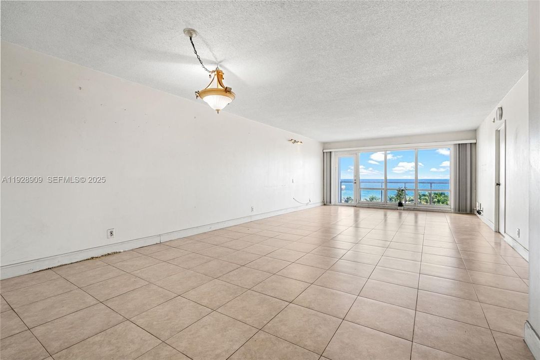 For Sale: $489,900 (2 beds, 2 baths, 1450 Square Feet)