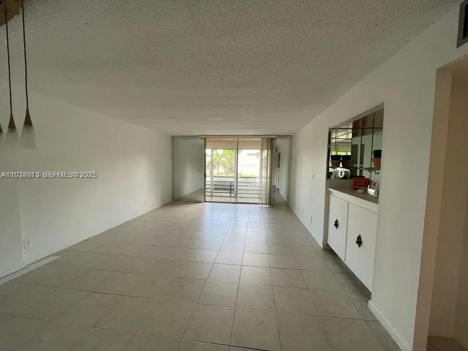 For Rent: $2,050 (2 beds, 2 baths, 1260 Square Feet)