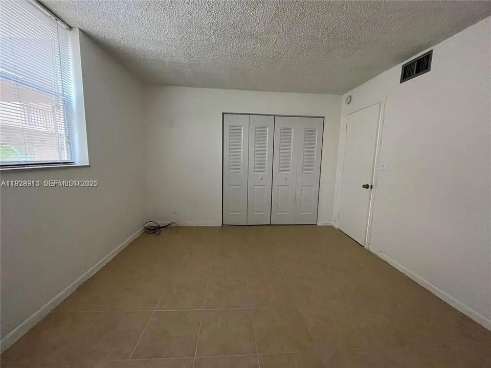 For Rent: $2,050 (2 beds, 2 baths, 1260 Square Feet)
