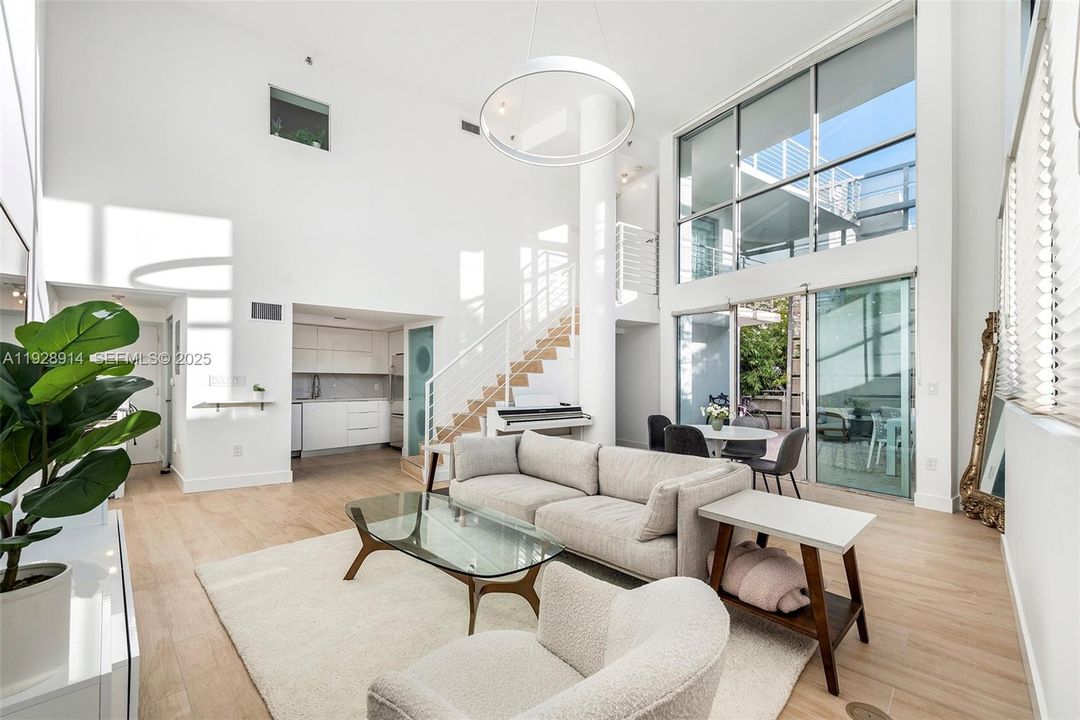 For Rent: $7,000 (2 beds, 2 baths, 1267 Square Feet)