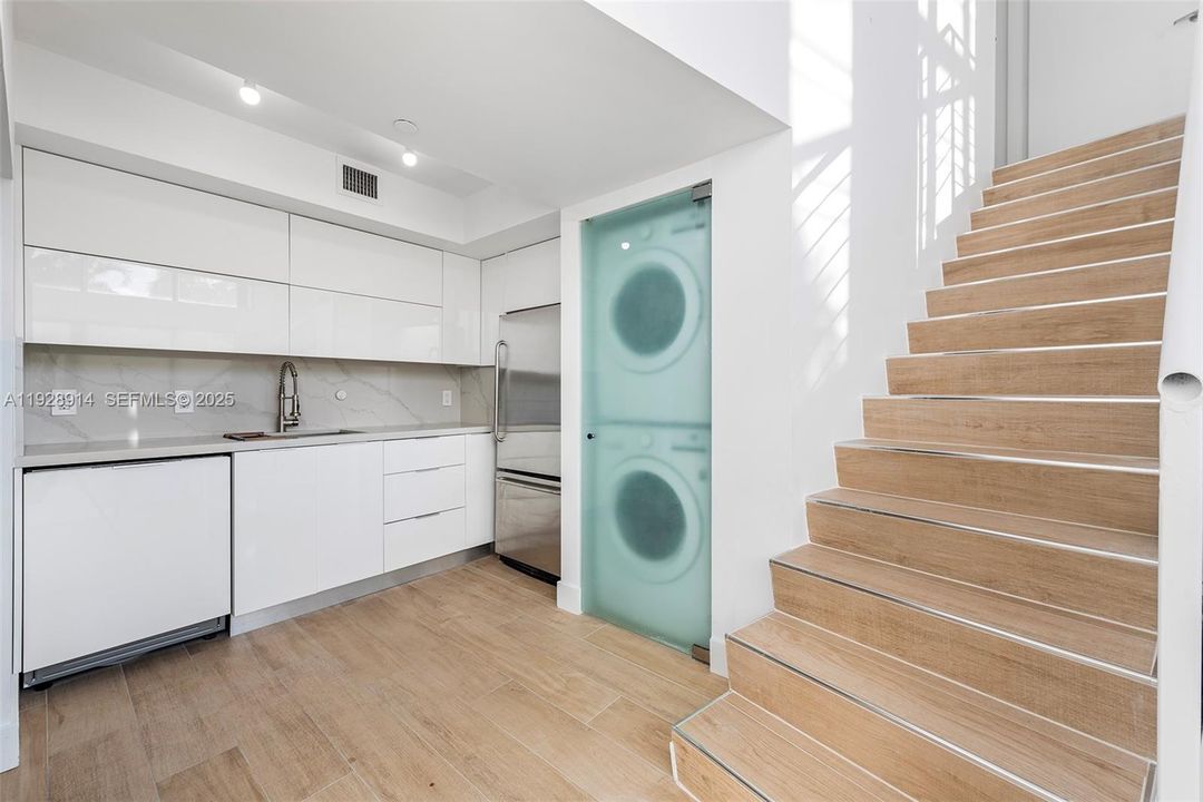 For Rent: $7,000 (2 beds, 2 baths, 1267 Square Feet)