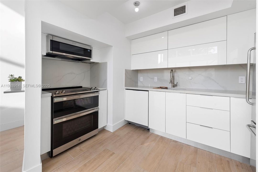 For Rent: $7,000 (2 beds, 2 baths, 1267 Square Feet)