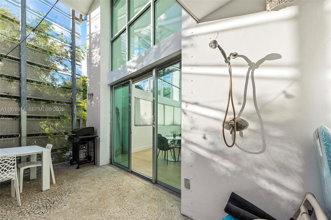 For Rent: $7,000 (2 beds, 2 baths, 1267 Square Feet)