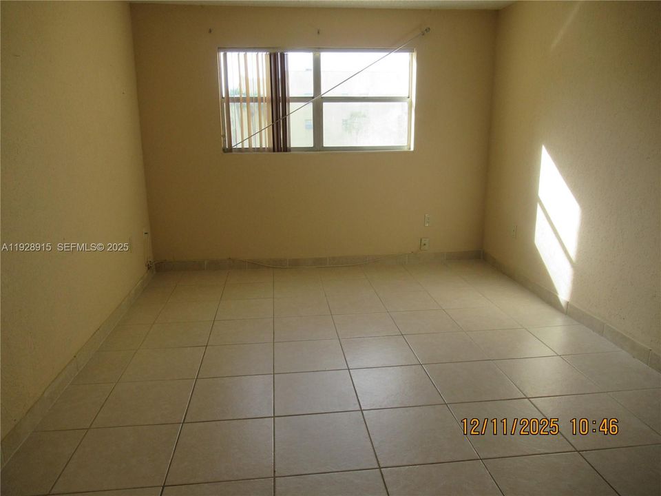For Rent: $1,550 (1 beds, 1 baths, 640 Square Feet)