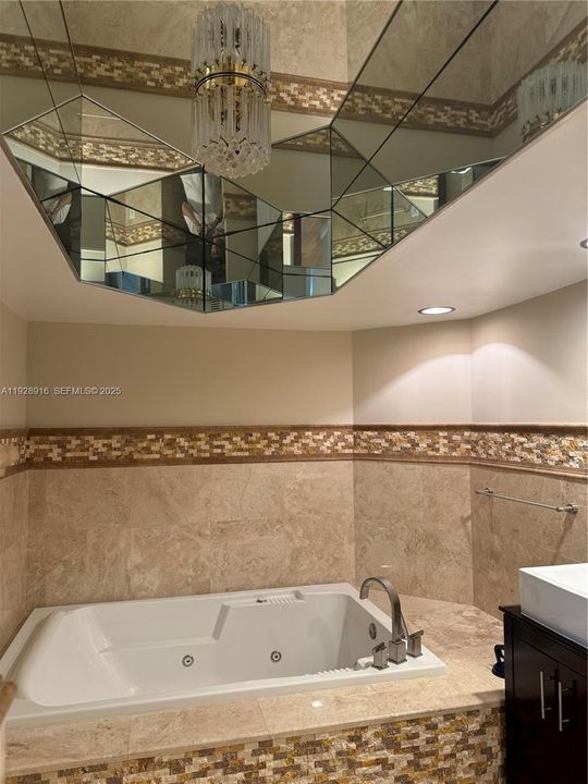 出租: $8,300 (2 贝兹, 2 浴室, 2020 平方英尺)