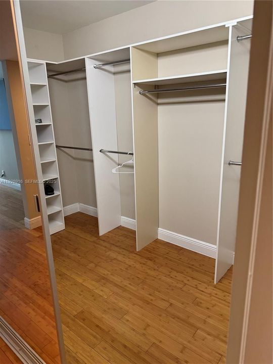 出租: $8,300 (2 贝兹, 2 浴室, 2020 平方英尺)