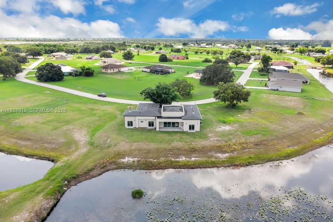 待售: $449,000 (4 贝兹, 3 浴室, 0 平方英尺)