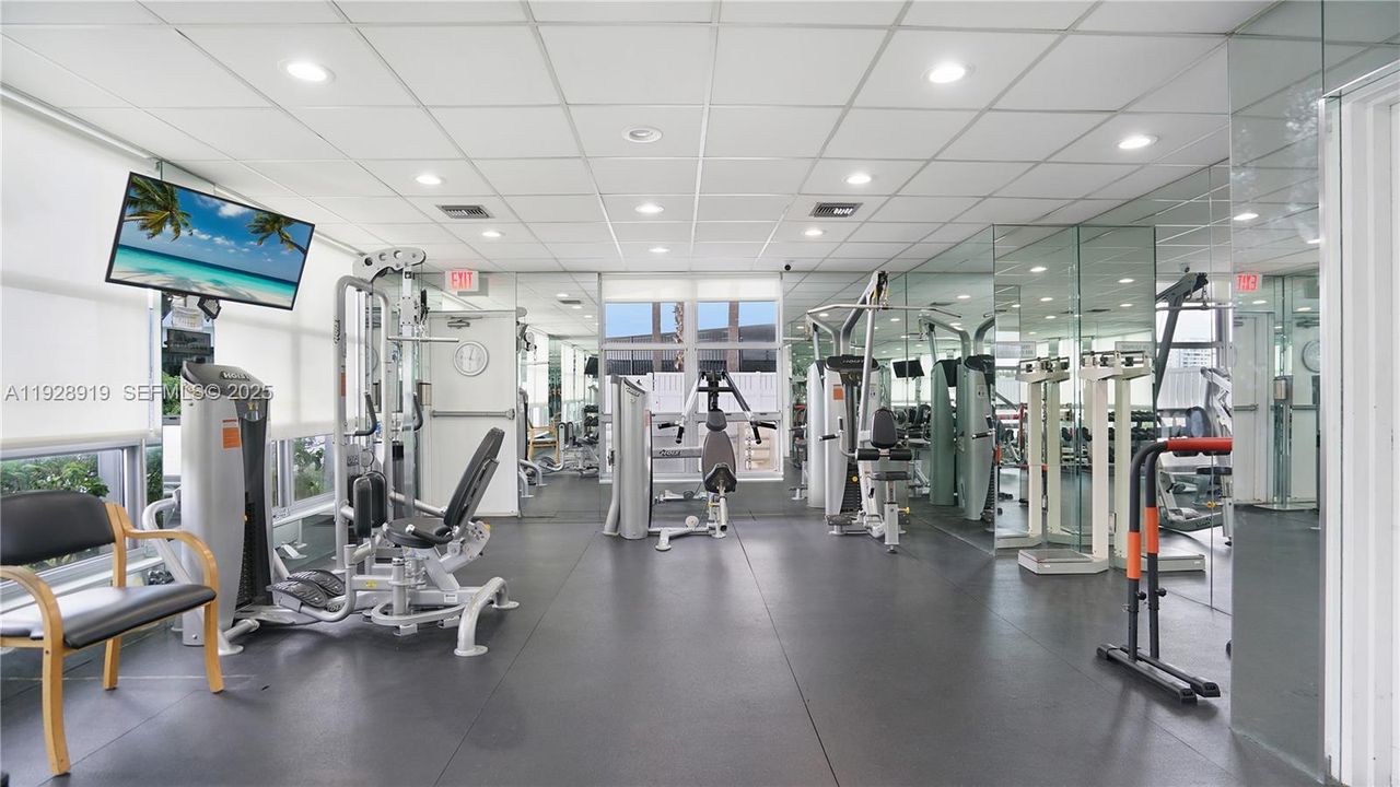 For Sale: $389,000 (1 beds, 1 baths, 1050 Square Feet)