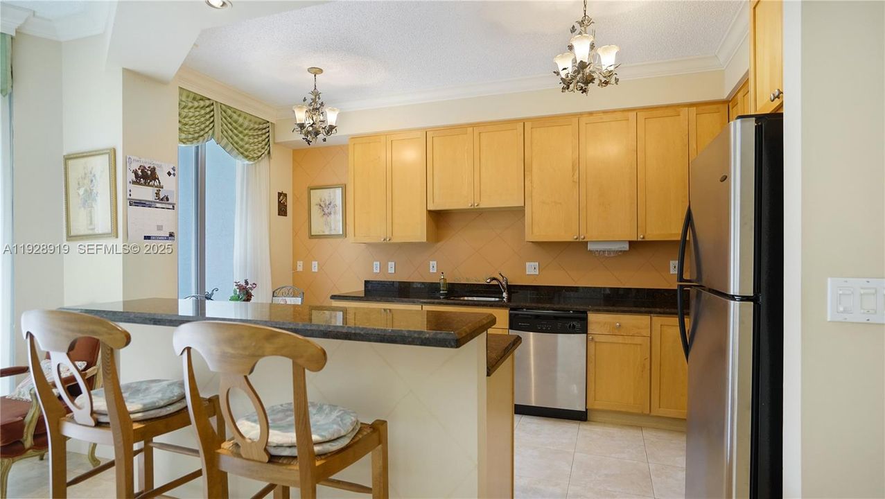 For Sale: $389,000 (1 beds, 1 baths, 1050 Square Feet)