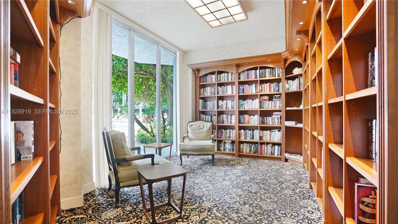 For Sale: $389,000 (1 beds, 1 baths, 1050 Square Feet)