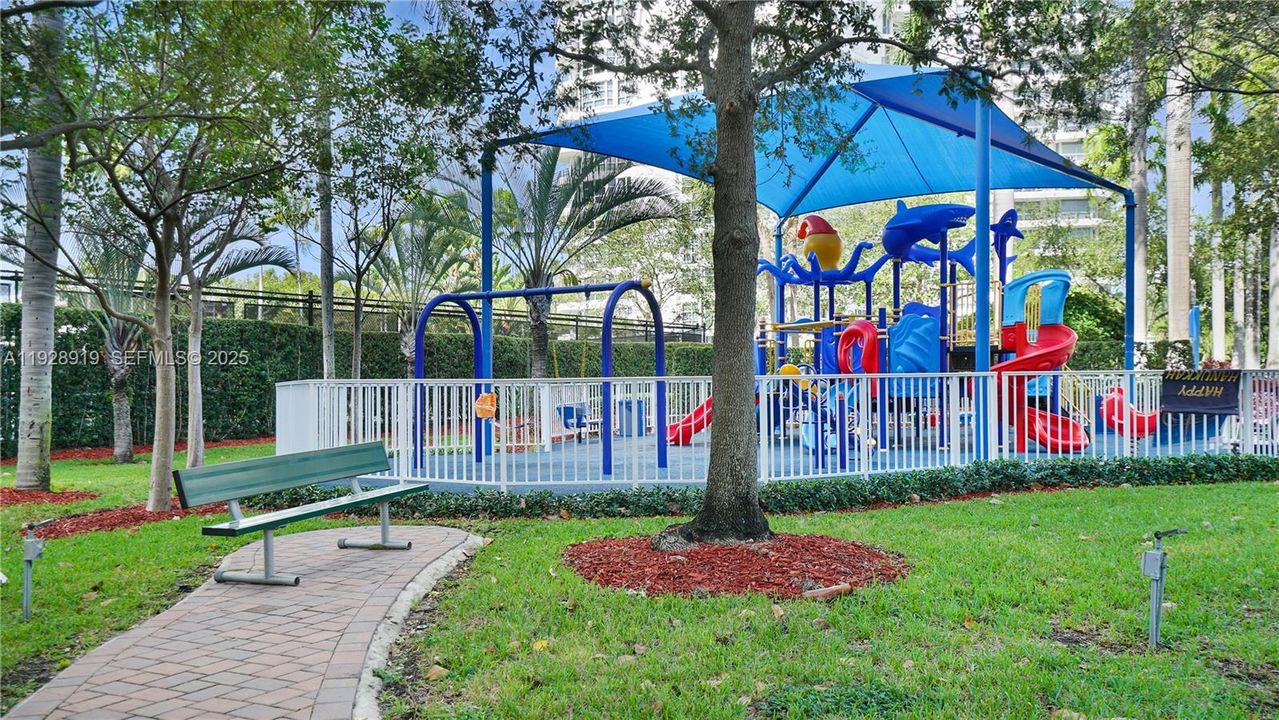 For Sale: $389,000 (1 beds, 1 baths, 1050 Square Feet)