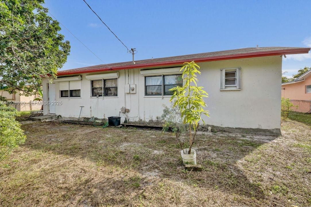 待售: $395,000 (4 贝兹, 2 浴室, 1776 平方英尺)