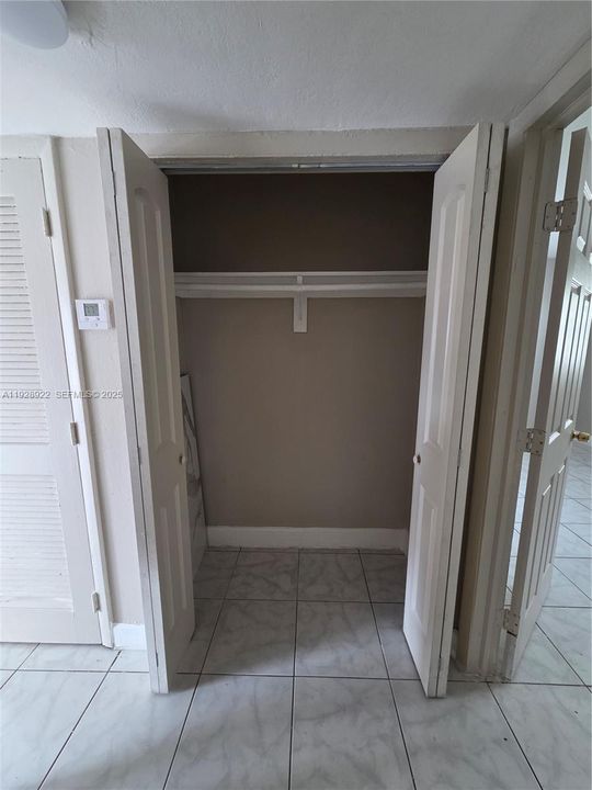 На продажу: $206,000 (2 спален, 1 ванн, 709 Квадратных фут)