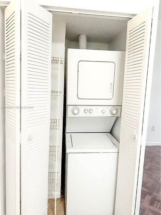 For Rent: $1,890 (2 beds, 2 baths, 858 Square Feet)