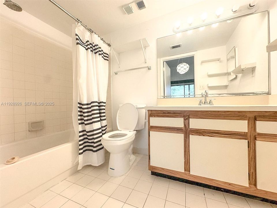 For Rent: $1,890 (2 beds, 2 baths, 858 Square Feet)