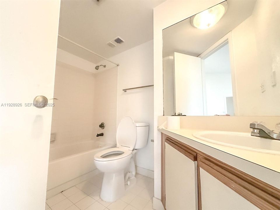 For Rent: $1,890 (2 beds, 2 baths, 858 Square Feet)