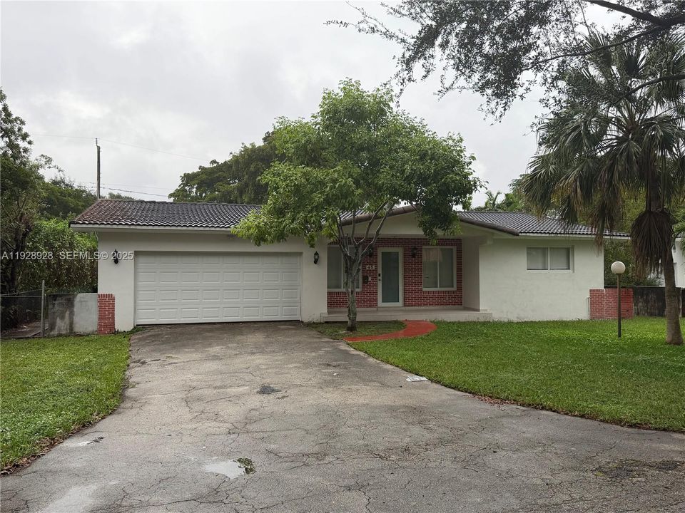 For Rent: $6,900 (5 beds, 4 baths, 3488 Square Feet)