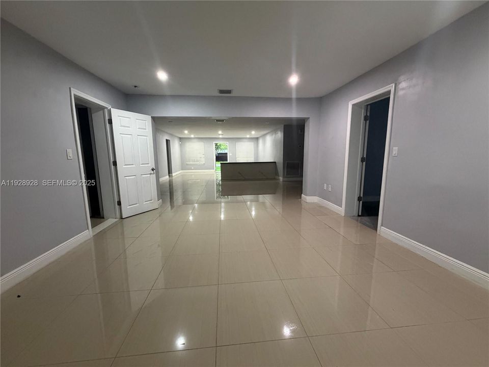 For Rent: $6,900 (5 beds, 4 baths, 3488 Square Feet)