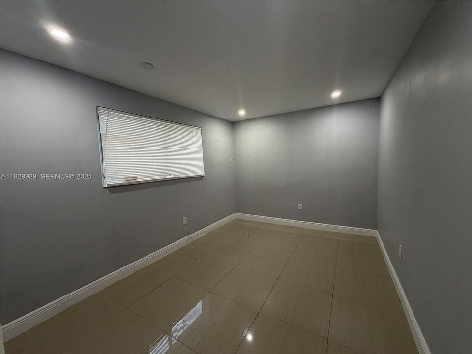 For Rent: $6,900 (5 beds, 4 baths, 3488 Square Feet)