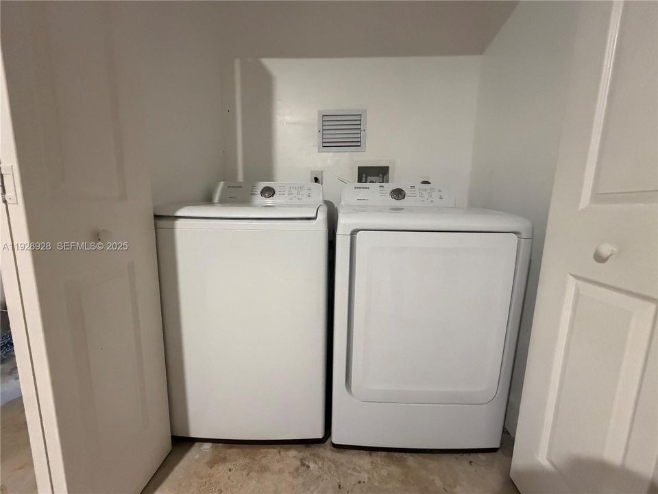 For Rent: $6,900 (5 beds, 4 baths, 3488 Square Feet)